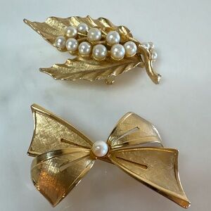 Vintage Lisner Leaf Brooch + Gold Bow Brooch Bundle - Real Pearls